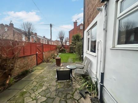 3 bedroom Semi-detached house for sale in Oakfields Road, Nottinghamshire, Nottingham, NG2