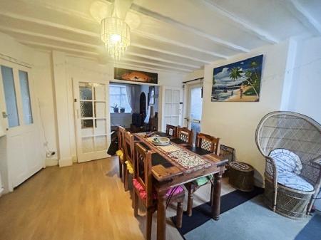 3 bedroom Semi-detached house for sale in Oakfields Road, Nottinghamshire, Nottingham, NG2