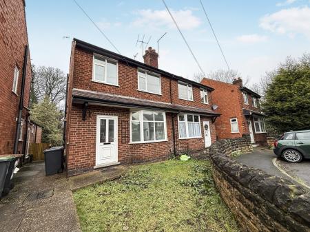 3 bedroom Semi-detached house to let in Carisbrooke Avenue, Beeston, NG9