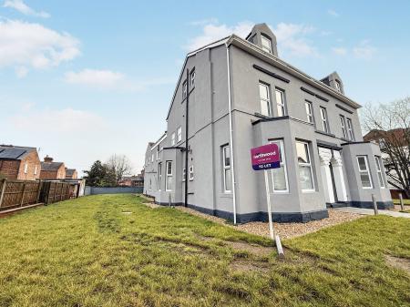 1 bedroom Flat to let in Meadow Road, Beeston, NG9