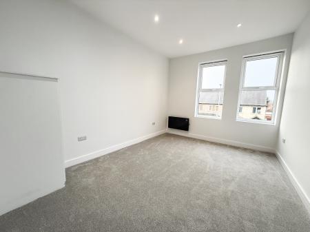 1 bedroom Flat to let in Meadow Road, Beeston, NG9