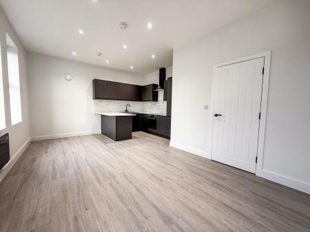 2 bedroom Flat to let in Meadow Road, Beeston, NG9