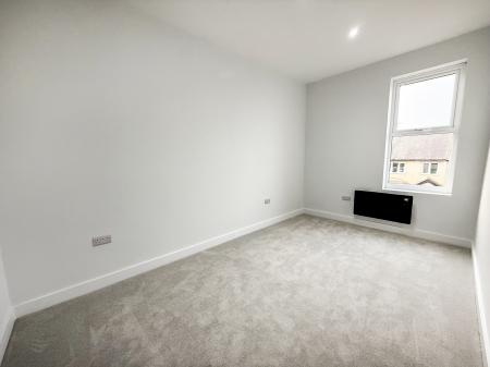 2 bedroom Flat to let in Meadow Road, Beeston, NG9