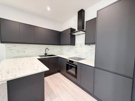 2 bedroom Flat to let in Meadow Road, Beeston, NG9