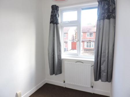 3 bedroom Semi-detached house to let in Carisbrooke Avenue, Beeston, NG9
