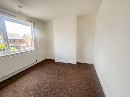 3 bedroom Semi-detached house to let in Carisbrooke Avenue, Beeston, NG9