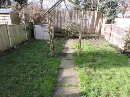 3 bedroom Semi-detached house to let in Carisbrooke Avenue, Beeston, NG9