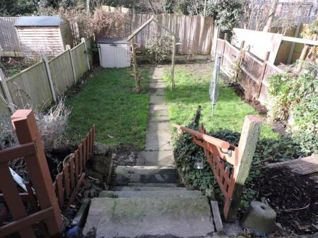 3 bedroom Semi-detached house to let in Carisbrooke Avenue, Beeston, NG9