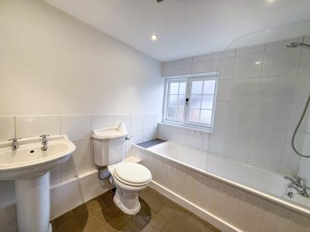 2 bedroom Semi-detached house to let in Spring Lane, Newark-on-Trent, NG23