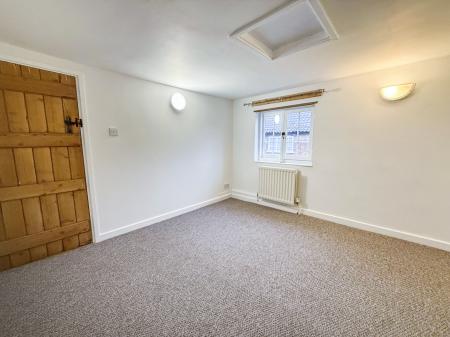 2 bedroom Semi-detached house to let in Spring Lane, Newark-on-Trent, NG23
