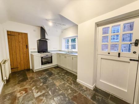 2 bedroom Semi-detached house to let in Spring Lane, Newark-on-Trent, NG23