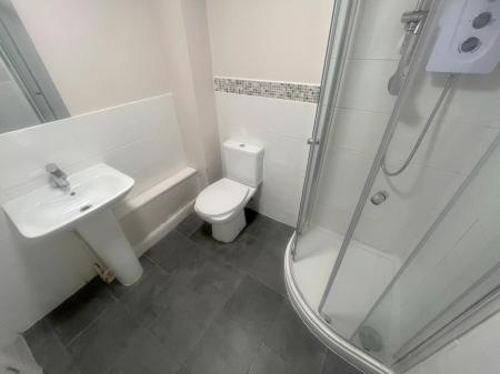 2 bedroom Flat to let in Vivian Avenue, Nottingham, Carrington, NG5