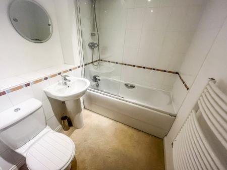 2 bedroom Flat to let in Edison Way, Arnold, Arnold, NG5