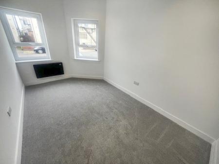 2 bedroom Flat to let in Meadow Road, Beeston, NG9