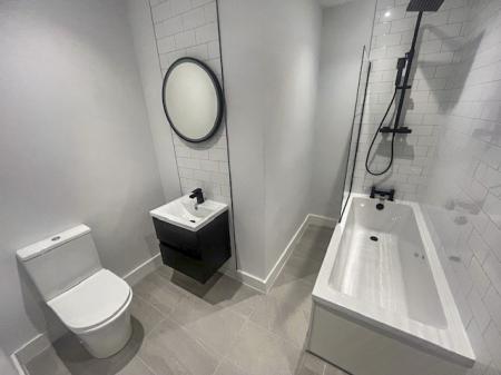 2 bedroom Flat to let in Meadow Road, Beeston, NG9