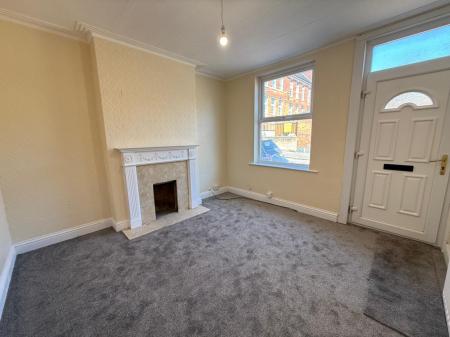 2 bedroom Terraced House to let in Bradgate Road, Nottingham, NG7
