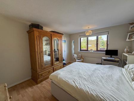 4 bedroom Semi-detached house for sale in Ramblers Close, Colwick, NG4