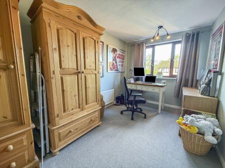 4 bedroom Semi-detached house for sale in Ramblers Close, Colwick, NG4