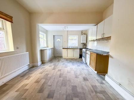 3 bedroom Semi-detached house to let in Berridge Road, Forest Fields, Nottingham, NG7