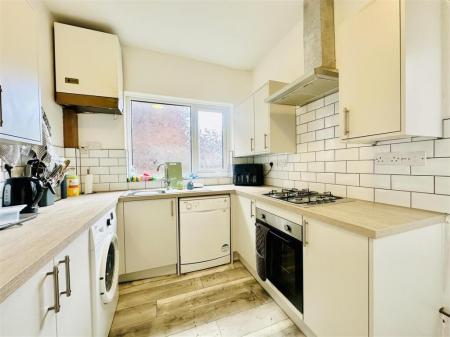 6 bedroom Semi-detached house to let in Woodborough Road, Nottingham, NG3