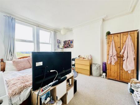 6 bedroom Semi-detached house to let in Woodborough Road, Nottingham, NG3