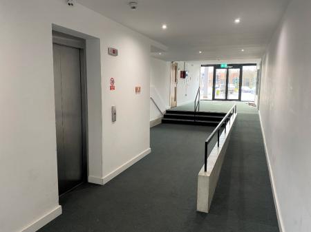 2 bedroom Flat to let in Carlton Square, Carlton, Nottingham, NG4