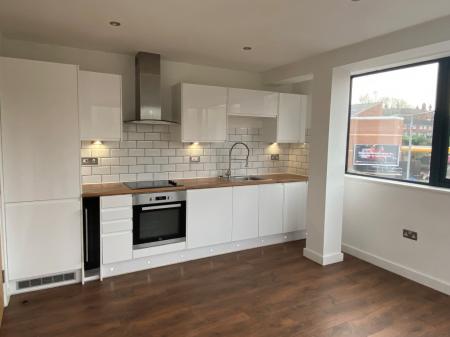 2 bedroom Flat to let in Carlton Square, Carlton, Nottingham, NG4