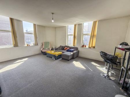 2 bedroom Flat to let in Scotholme Avenue, Hyson Green, Nottingham, NG7