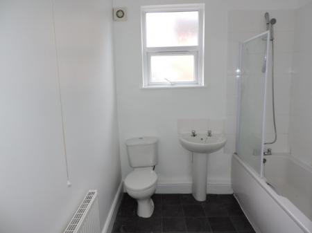 2 bedroom Flat to let in Scotholme Avenue, Hyson Green, Nottingham, NG7