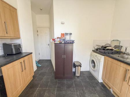 2 bedroom Flat to let in Scotholme Avenue, Hyson Green, Nottingham, NG7