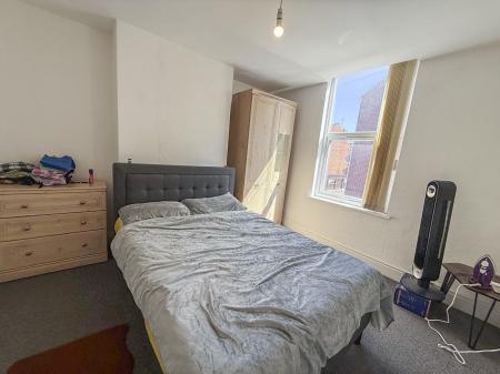 2 bedroom Flat to let in Scotholme Avenue, Hyson Green, Nottingham, NG7