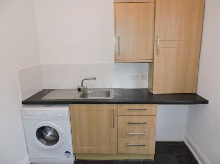 2 bedroom Flat to let in Scotholme Avenue, Hyson Green, Nottingham, NG7