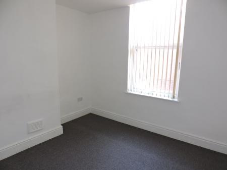 2 bedroom Flat to let in Scotholme Avenue, Hyson Green, Nottingham, NG7