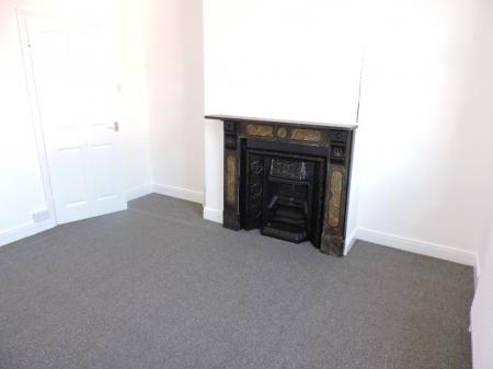 3 bedroom Terraced House to let in Derbyshire Lane, Hucknall, NG15