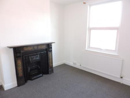 3 bedroom Terraced House to let in Derbyshire Lane, Hucknall, NG15