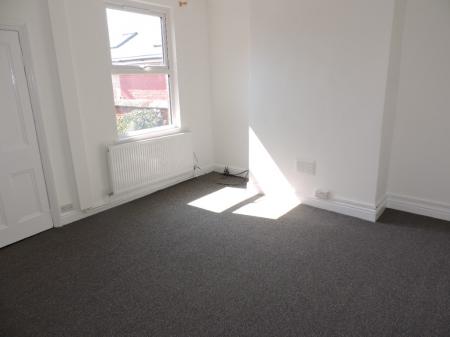 3 bedroom Terraced House to let in Derbyshire Lane, Hucknall, NG15