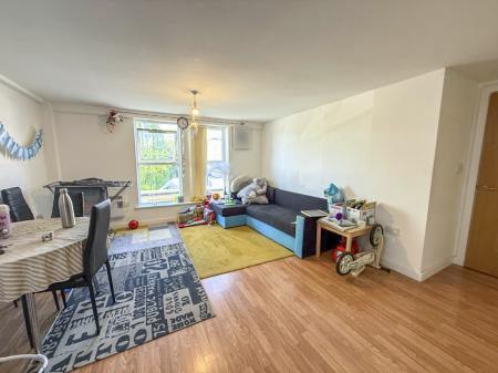 2 bedroom Apartment to let in Scarrington Road, Nottingham, West Bridgford, NG2