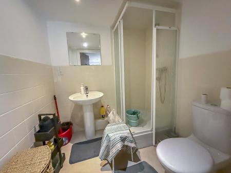 2 bedroom Apartment to let in Scarrington Road, Nottingham, West Bridgford, NG2