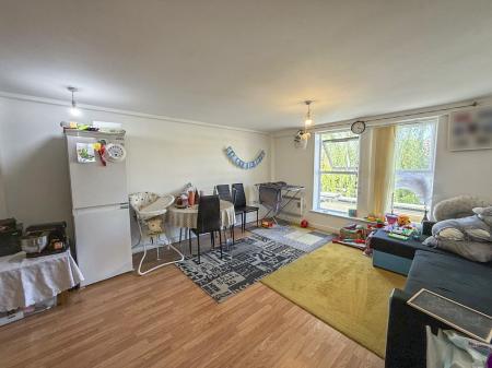 2 bedroom Apartment to let in Scarrington Road, Nottingham, West Bridgford, NG2