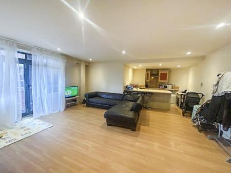 2 bedroom Flat to let in Park Gate, Upper College Street, Nottingham, NG1