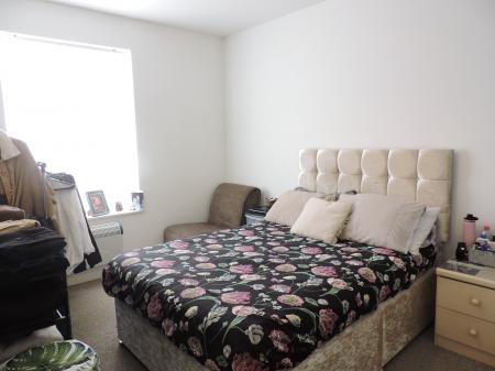 1 bedroom Flat to let in Wollaton Road, Beeston, NG9