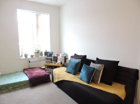 1 bedroom Flat to let in Wollaton Road, Beeston, NG9
