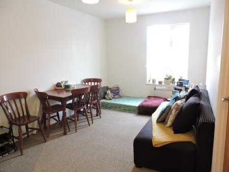 1 bedroom Flat to let in Wollaton Road, Beeston, NG9