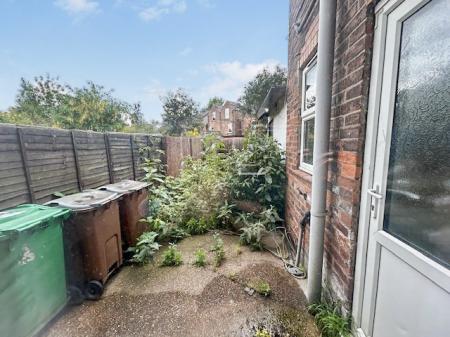 1 bedroom Semi-detached house for sale in Montpelier Road, Lenton Nottingham, NG7