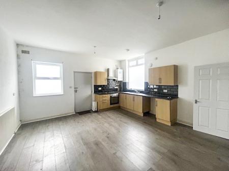 2 bedroom Flat to let in Manvers Street, Netherfield, Nottingham, NG4