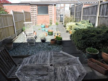 2 bedroom Town house to let in Holkham Close, Arnold, NG5
