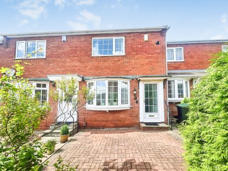 2 bedroom Town house to let in Holkham Close, Arnold, NG5