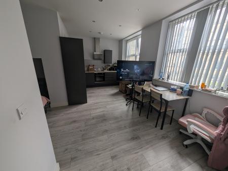 1 bedroom Flat to let in The Rock, Bury, BL9