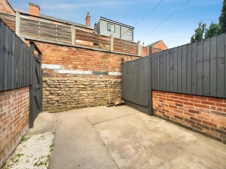 2 bedroom Terraced House to let in Rossington Road, Sneinton, Nottingham, NG2