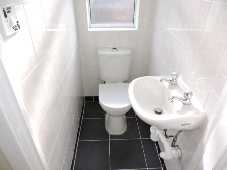 3 bedroom Semi-detached house to let in Perry Road, Sherwood, Nottingham, NG5